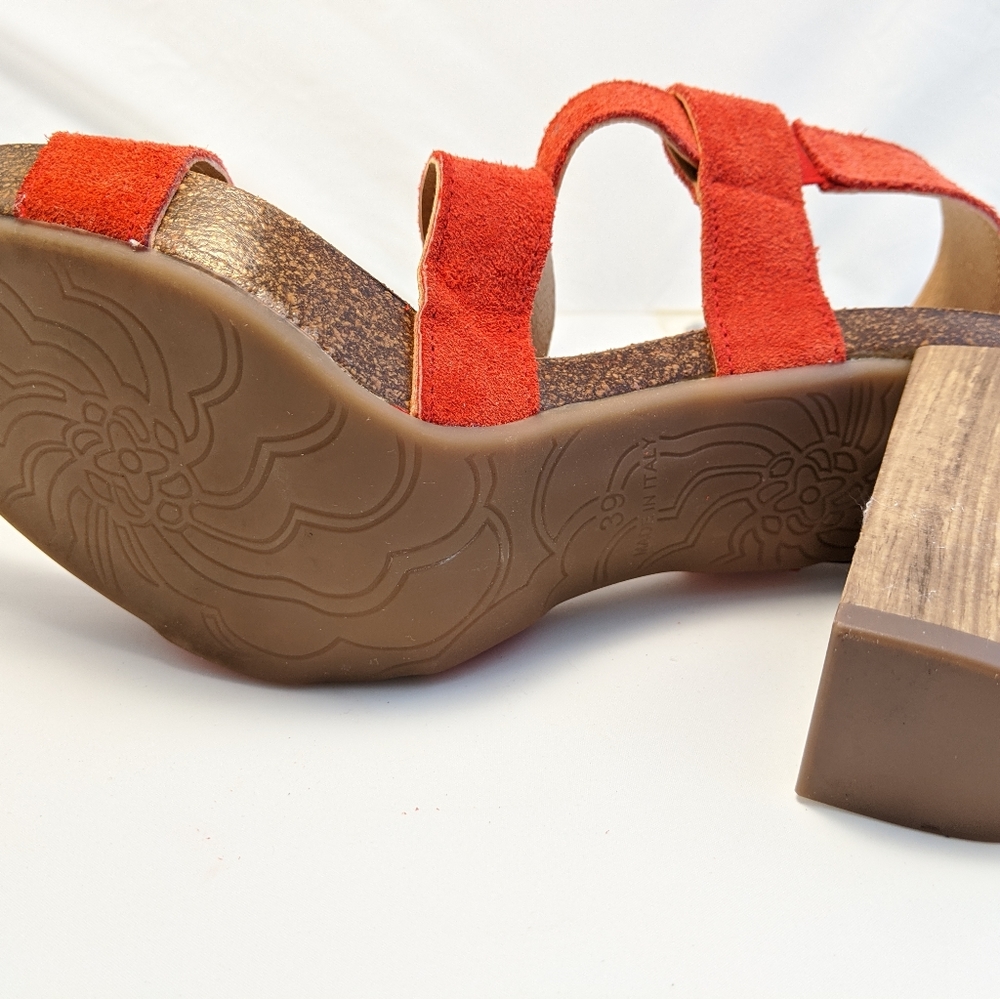 Sandals - Picture 4 of 9